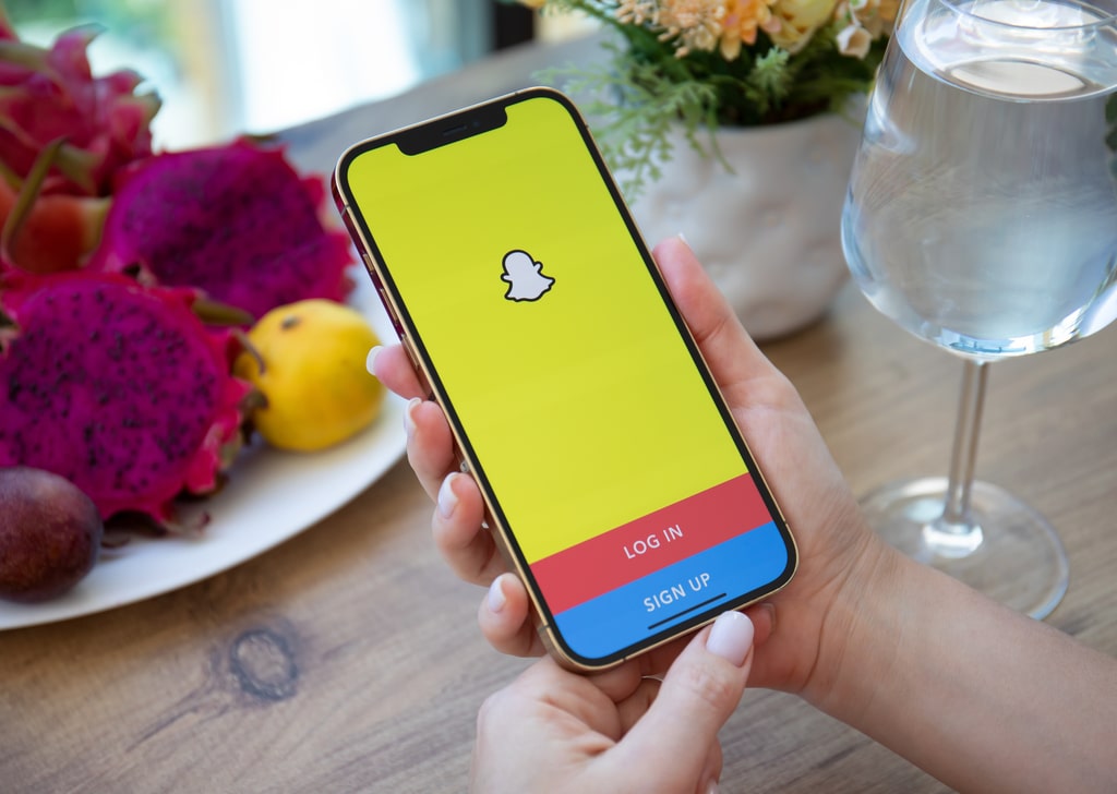 How to View Snapchat Stories Without Them Knowing