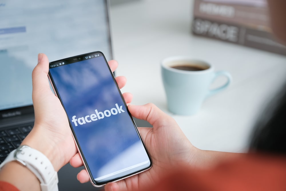 Facebook'ta telefon numarasına göre birini bulma