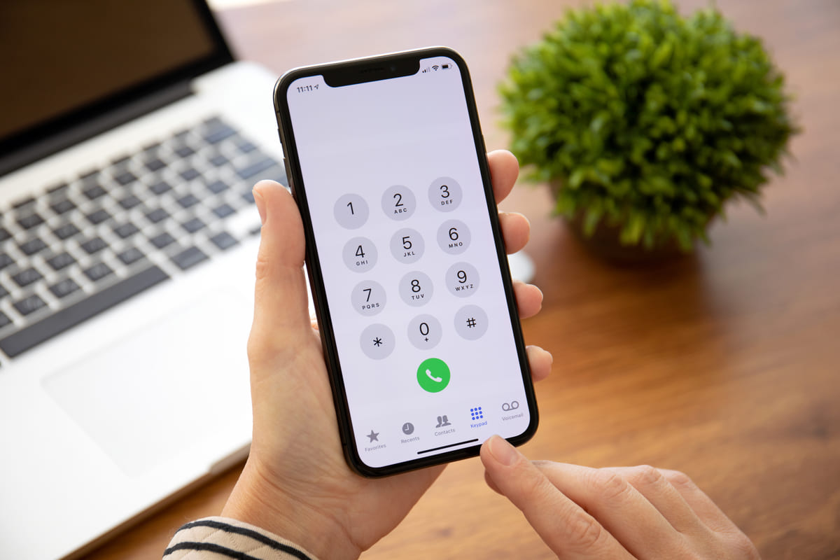 Hoe weet je of iemand een tweede telefoonnummer heeft?